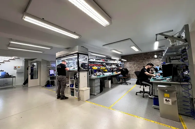 Samsung Galaxy Watch4 Display Reparatur · Köln & Versand